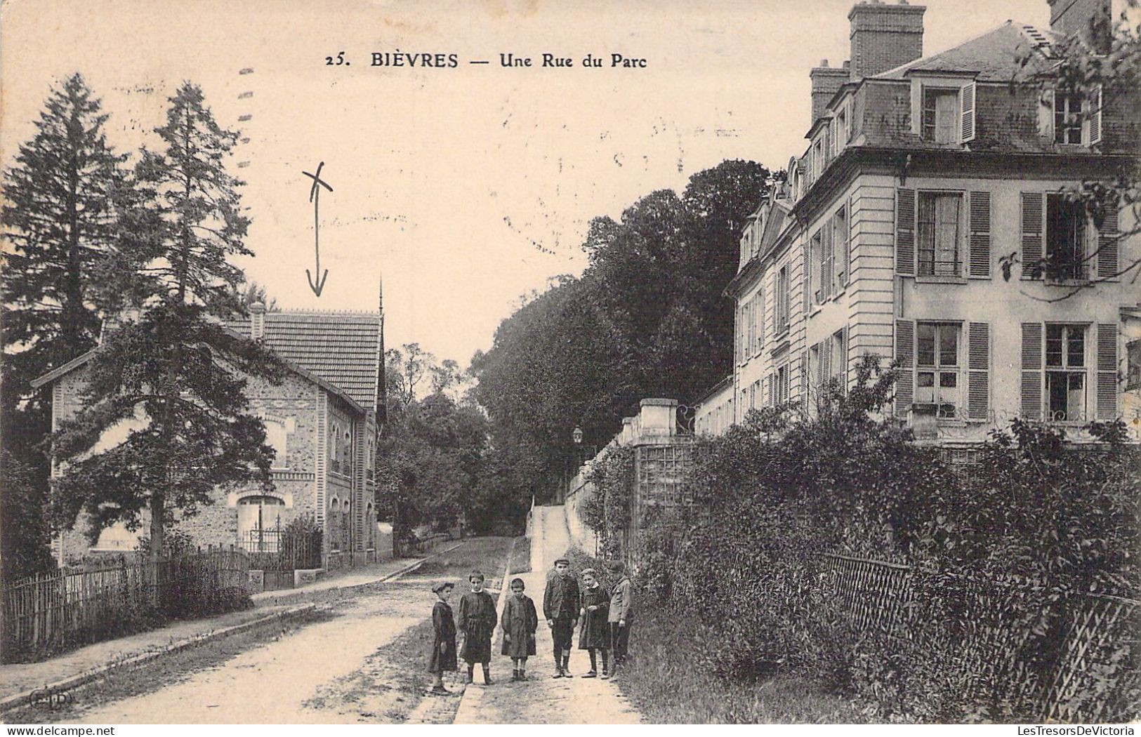 FRANCE - 91 - BIEVRES - Une Rue Du Parc - Carte Postale Animée - Bievres