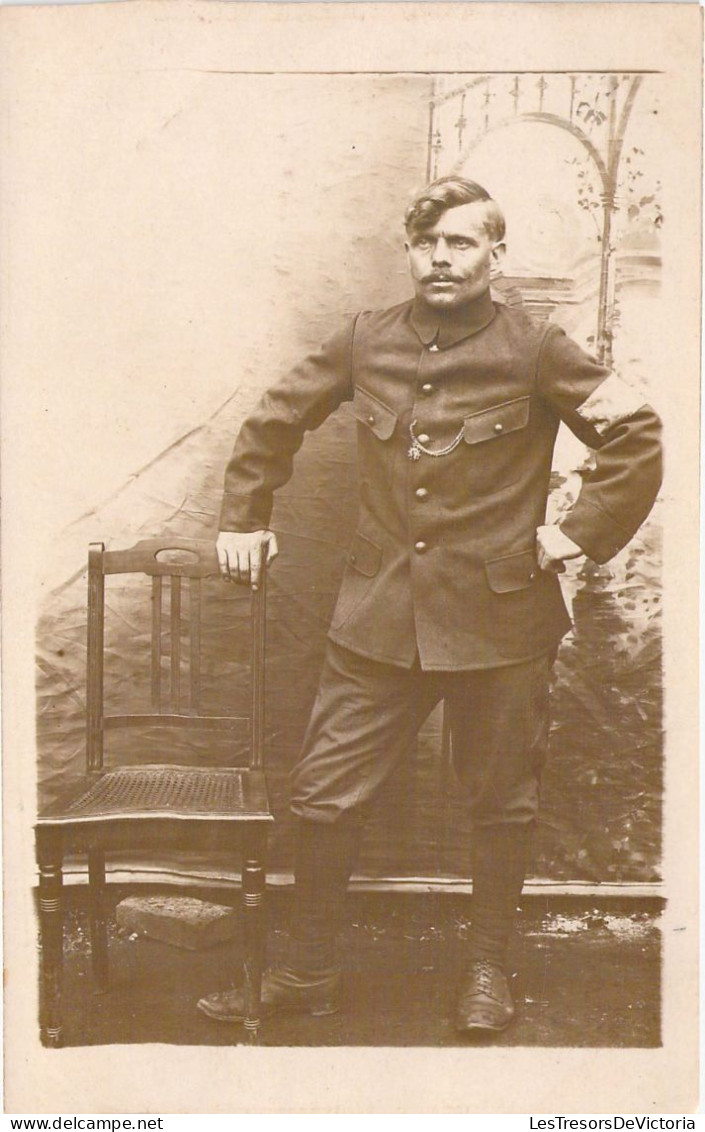 Photographie - Militaria -  Militaire En Uniforme - Moustache - Carte Postale Animée - Photographs