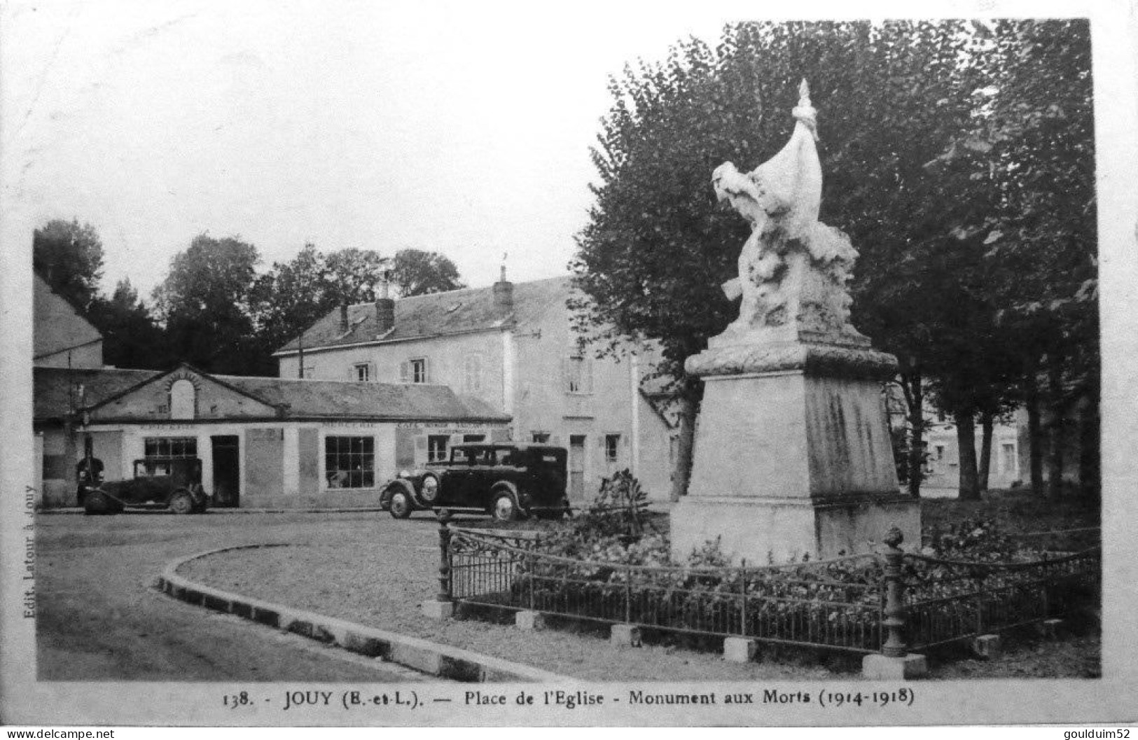 Place De L'église, Monument Aux Morts - Jouy
