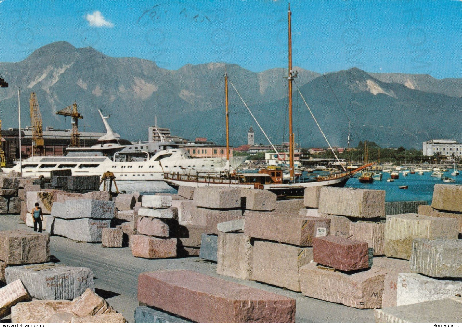 CARTOLINA  MARINA DI CARRARA,TOSCANA-IL PORTO E SULLO SFONDO ALPI APUANE-MARE,SOLE,ESTATE,BELLA ITALIA,VIAGGIATA 1973 - Carrara