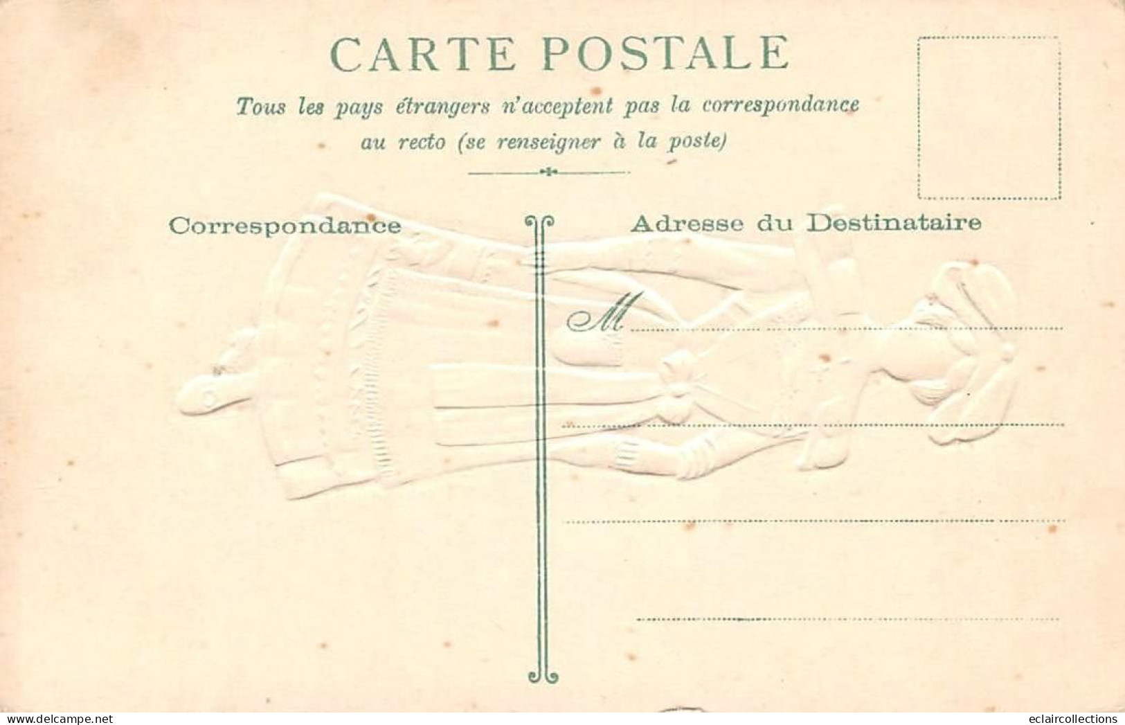 Non Localisé.      29         Femme En Costume Carte En Relief Costume Apparence Soie       (voir Scan) - Other & Unclassified