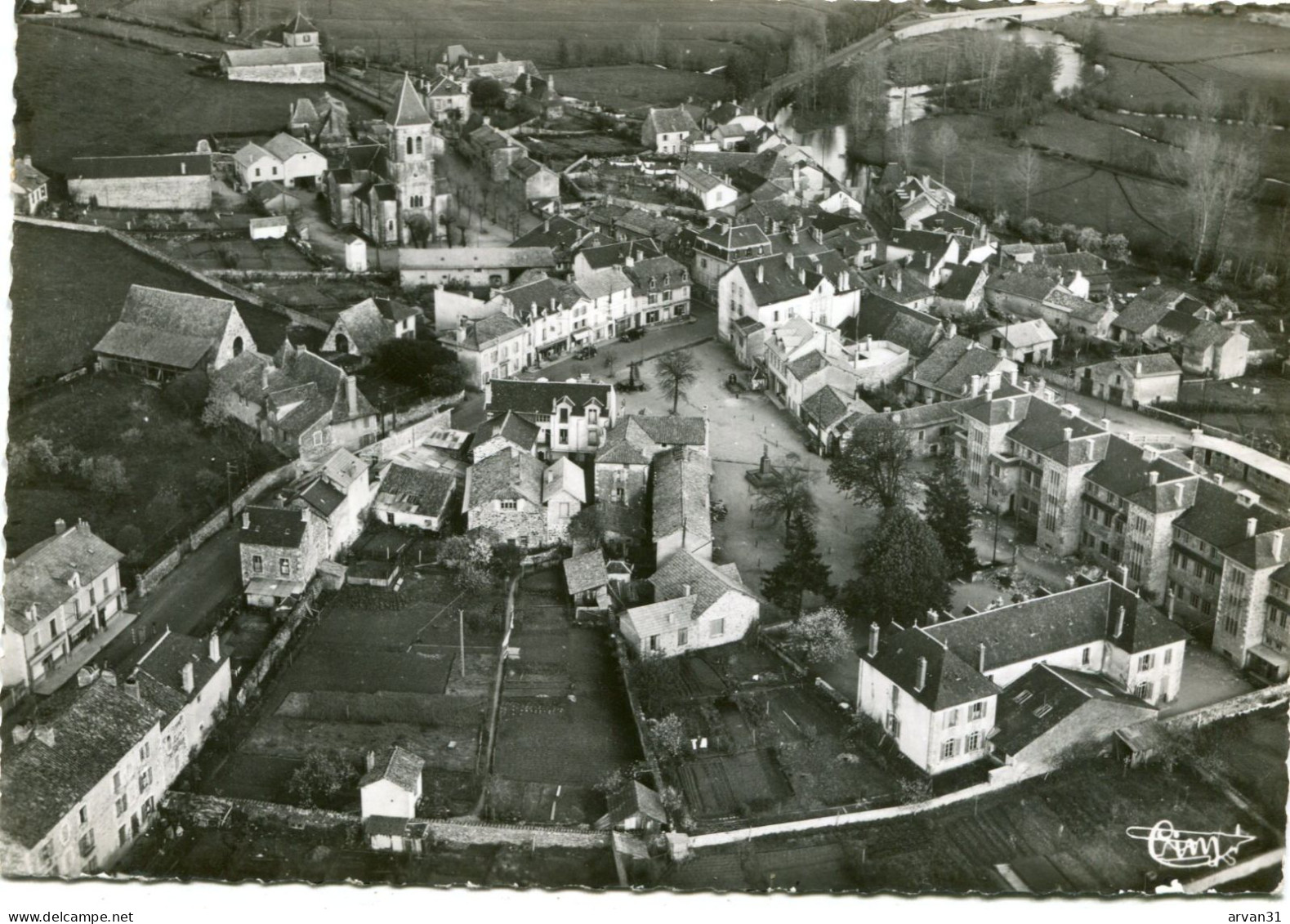 ARPAJON Sur CERE - LE BOURG -  VUE AERIENNE - - Arpajon Sur Cere