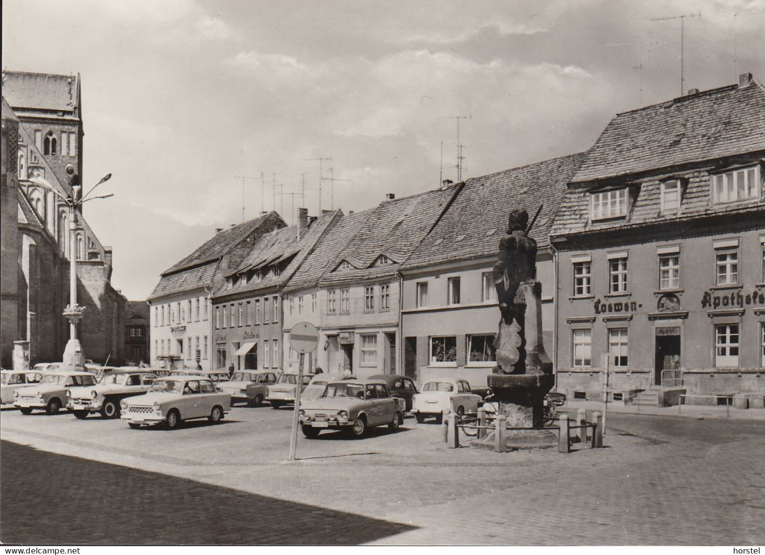 D-19348 Perleberg - Großer Markt - Loewen - Apotheke - Cars - Trabant - Skoda - Wartburg - Perleberg