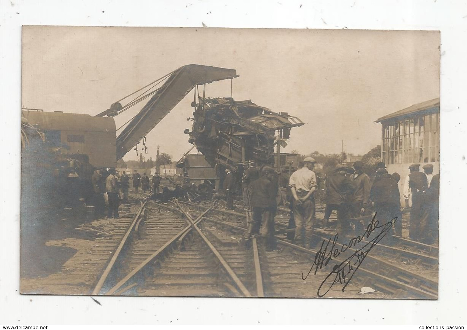 Cp, Carte Photo, Chemin De Fer, Catastrophe 15 Mai 1910 , Déraillement D'un Train En Gare De CHATEAU DU LOIR,72, Voyagée - Katastrophen