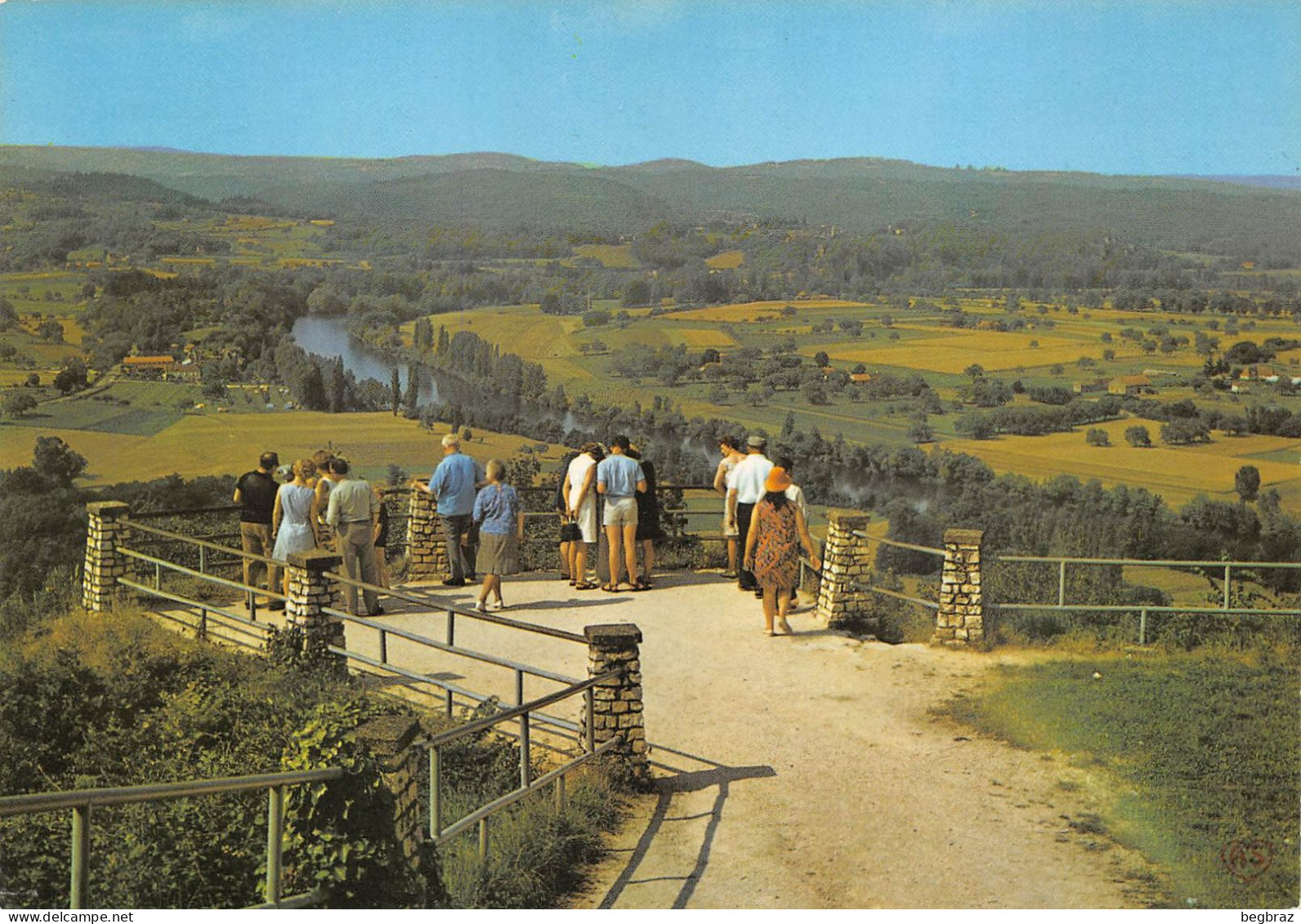 DOMME    VUE SUR LA VALLEE - Domme