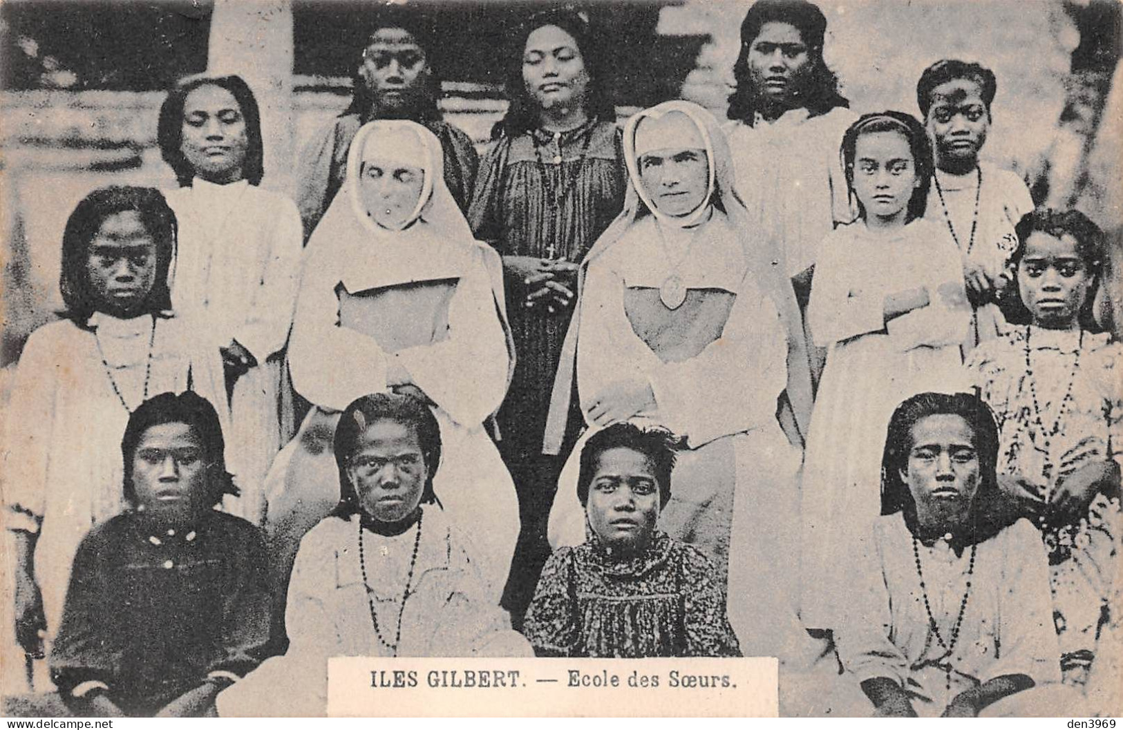 Océanie - Kiribati - Iles GILBERT - Ecole Des Soeurs - Voyagé 1933 (voir Les 2 Scans) - Garel, Rue Patrin, Mornand Rhône - Kiribati