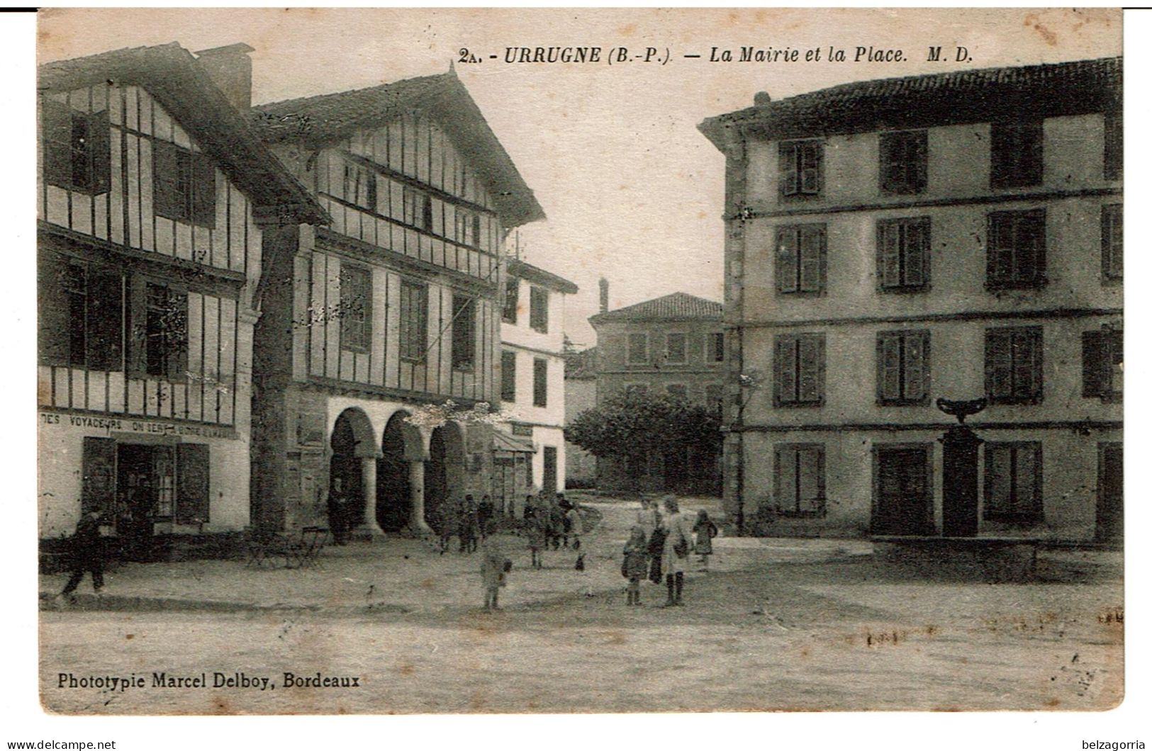 URRUGNE  -  La Mairie Et La Place - Urrugne