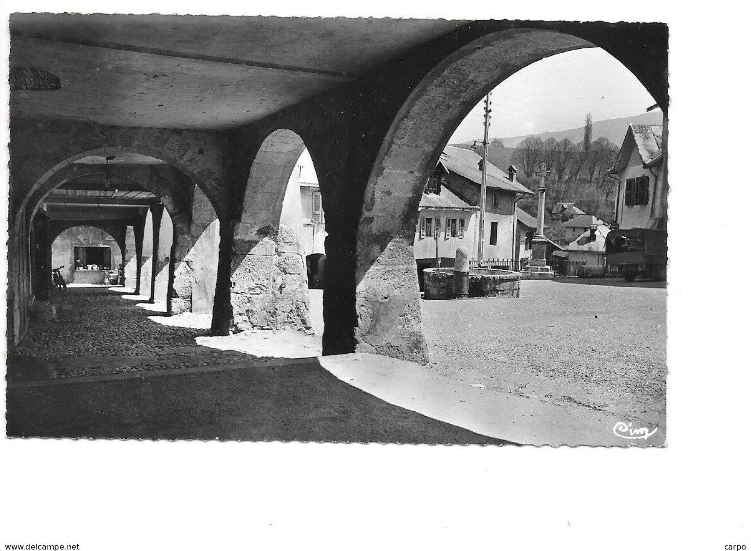 ALBY-sur-CHÉRAN. - Les Arcades, Place Du Trophée - Alby-sur-Cheran