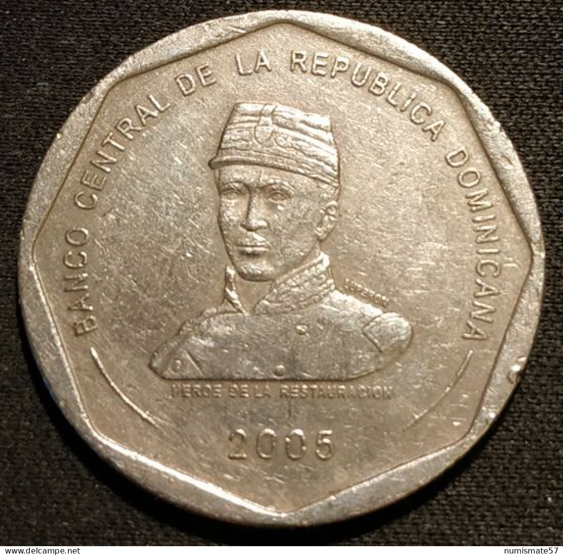 Pas Courant - REPUBLIQUE DOMINICAINE - 25 PESOS 2005 - Gregorio Luperón - KM 107 - Dominicaine