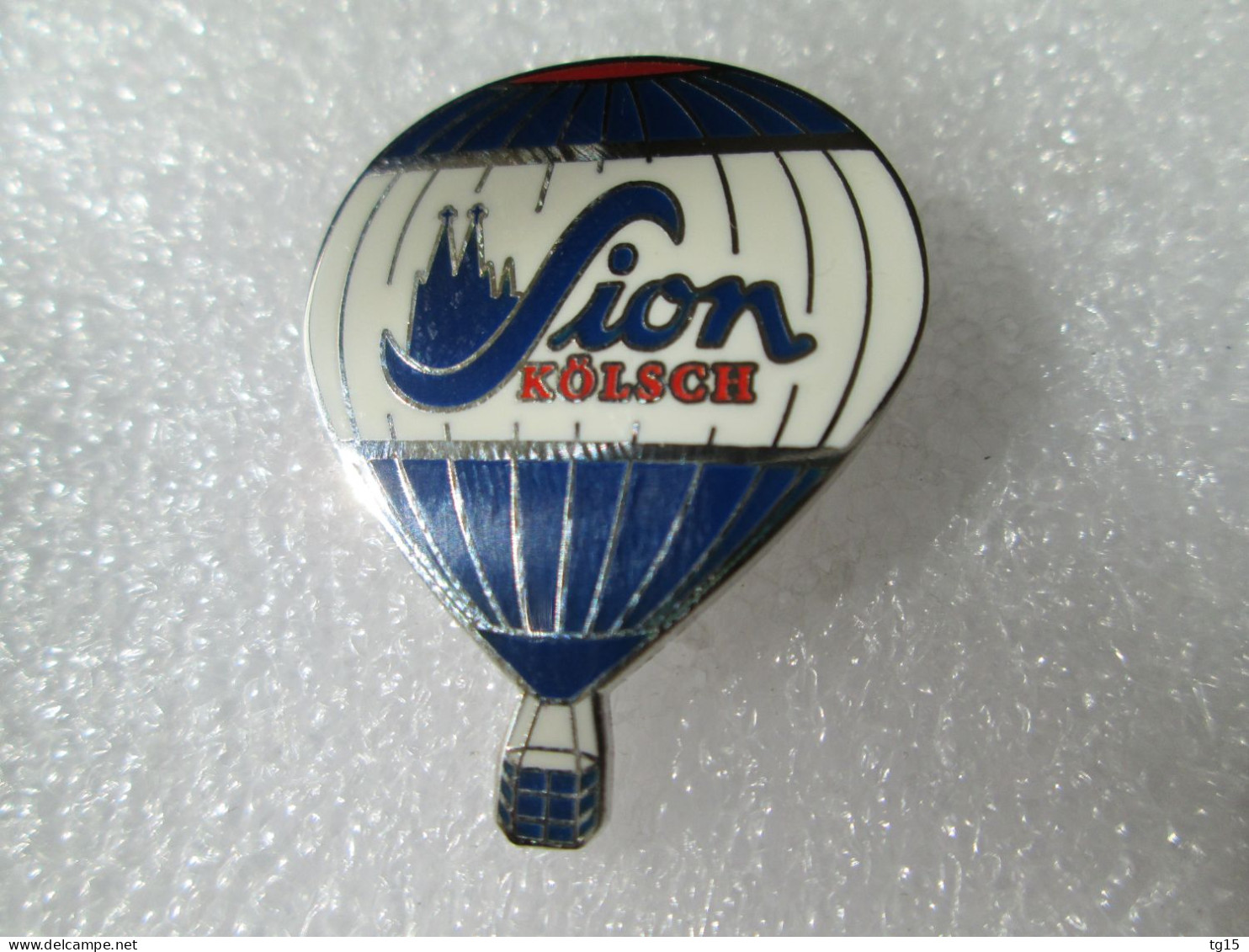 TOP  PIN'S    MONTGOLFIERE   BALLON   SION  KOLSCH     BIÈRE  Email Grand Feu - Luchtballons