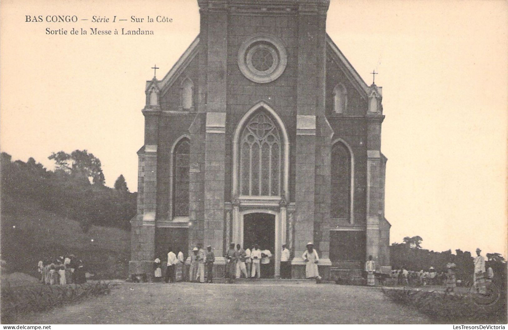 CONGO BELGE - Sortie De La Messe à Landana - Carte Postale Ancienne - Belgisch-Kongo