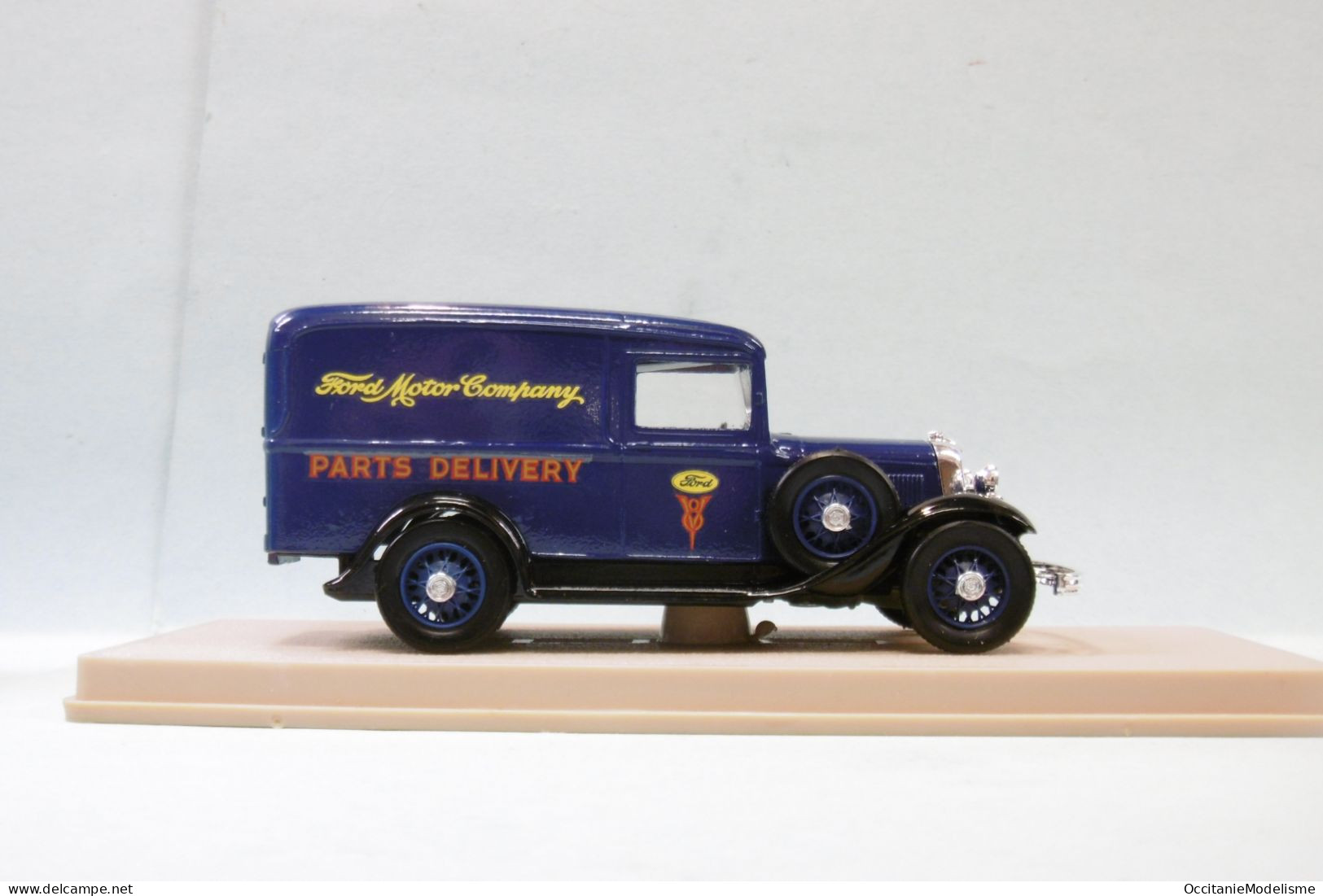 Eligor - FORD V8 Camionnette 1934 Ford Service Bleu Réf. 1070 BO 1/43 - Eligor