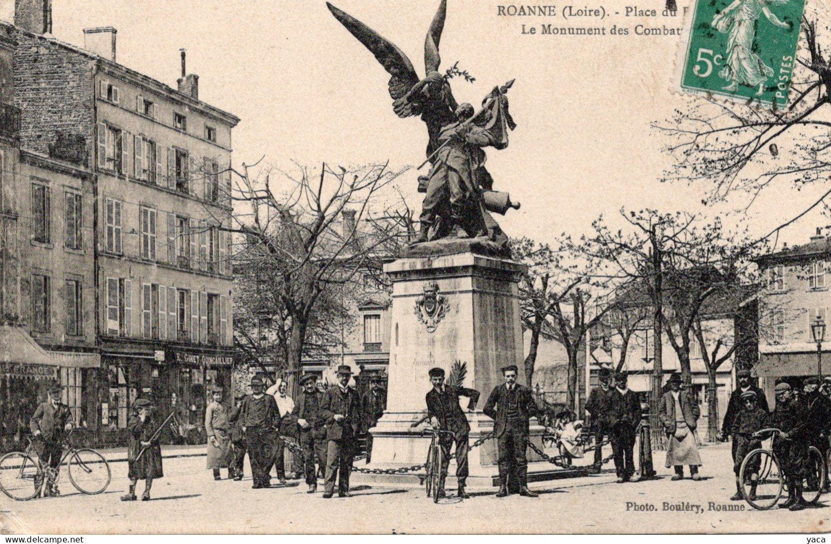 Roanne Monument Des Combattants Place Du Palais De Justice - Quincaillerie Ginet - Monuments Aux Morts