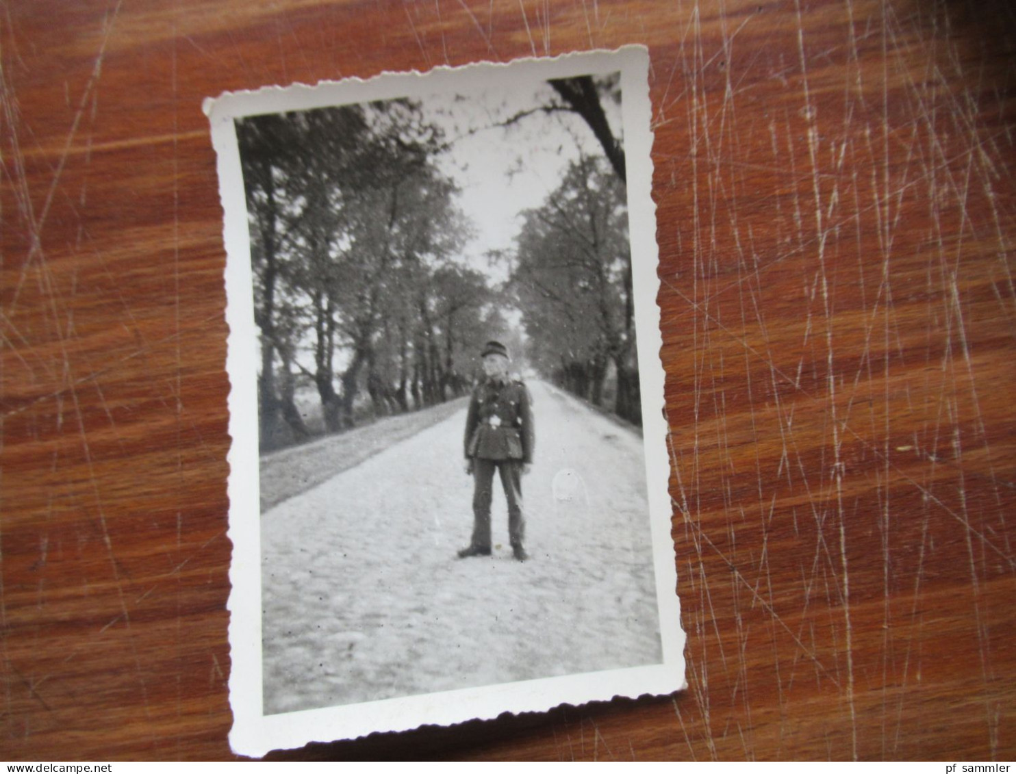 Konvolut älterer Fotos ca.60 Stück ab dem 2. WK mit Soldaten und privaten Aufnahmen -1950er Jahre Festumzug / Bundeswehr