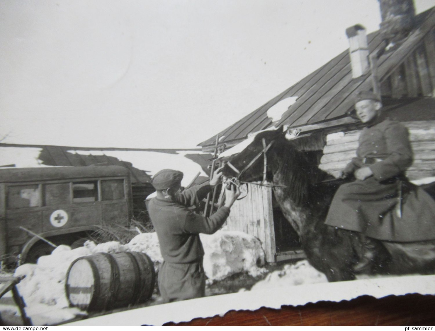 Konvolut älterer Fotos ca.60 Stück ab dem 2. WK mit Soldaten und privaten Aufnahmen -1950er Jahre Festumzug / Bundeswehr