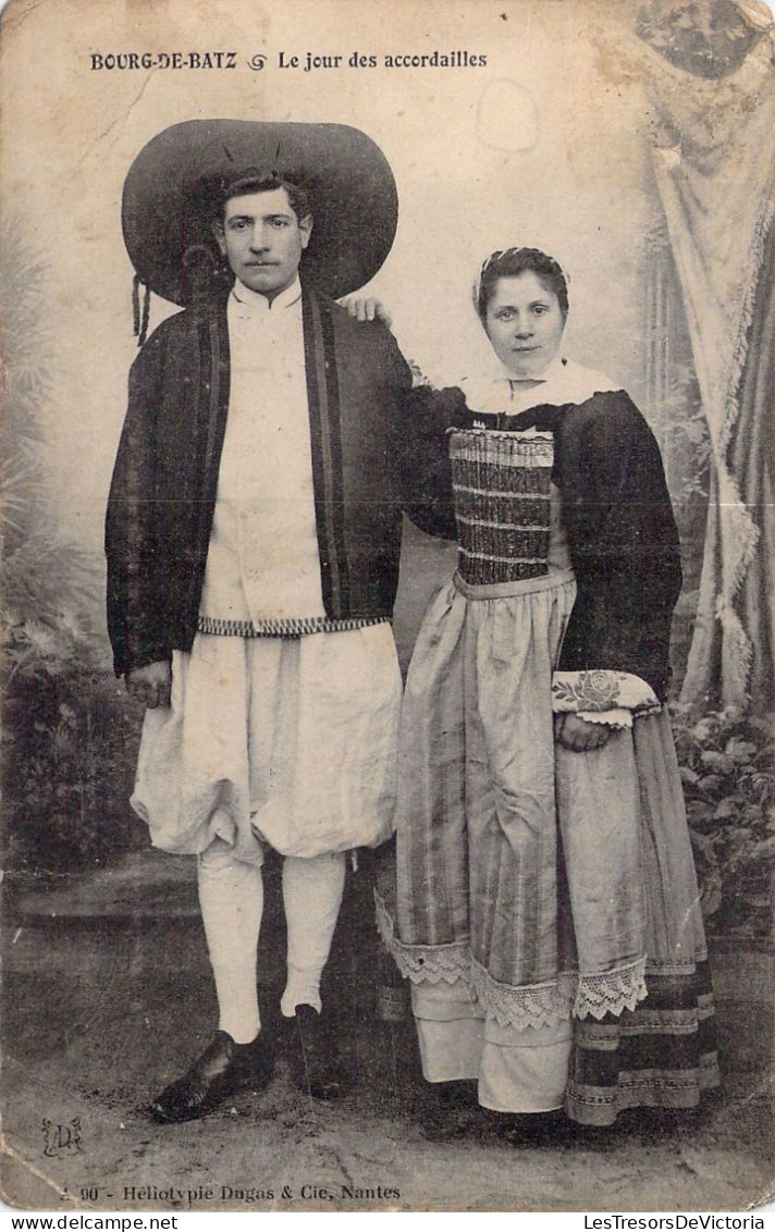 FOLKLORE - Bourg De Batz - Le Jour Des Accordailles - Carte Postale Ancienne - Vestuarios