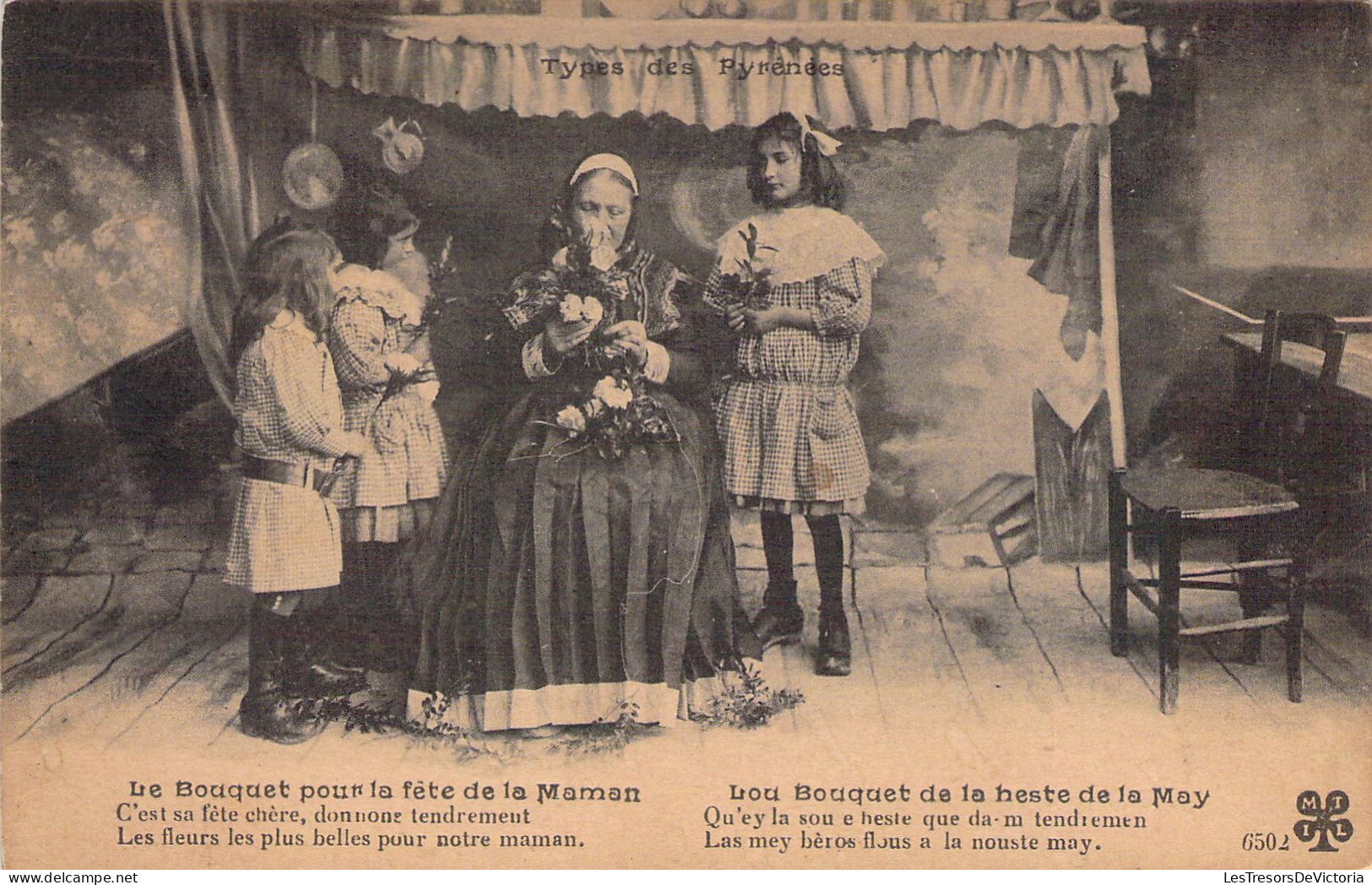 FOLKLORE - Le Bouquet Pour La Fête De La Maman - Carte Postale Ancienne - Vestuarios