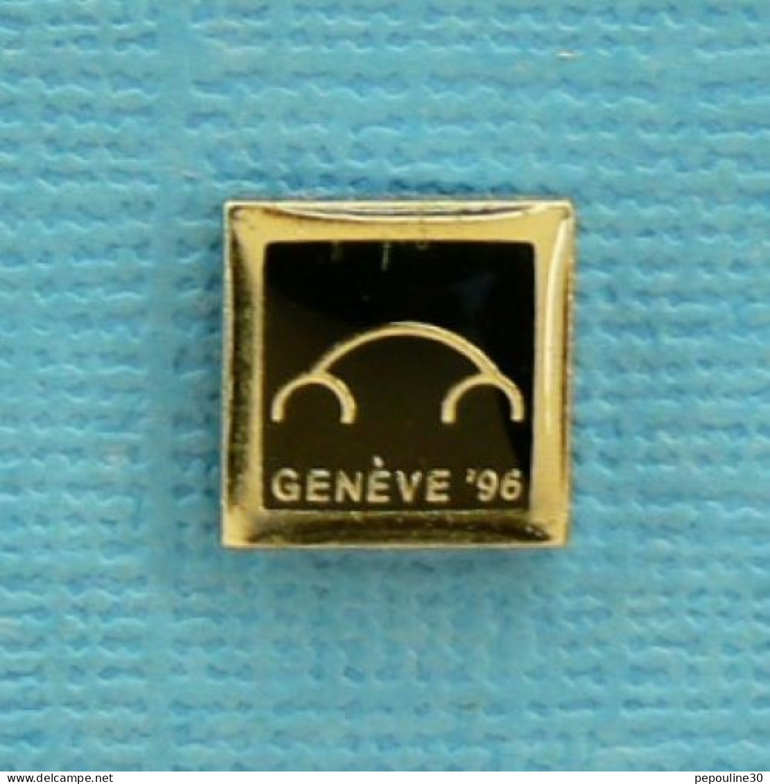 1 PIN'S //  ** VOLKSWAGEN / NEW BEETLE / GENÈVE '96 ** - Volkswagen