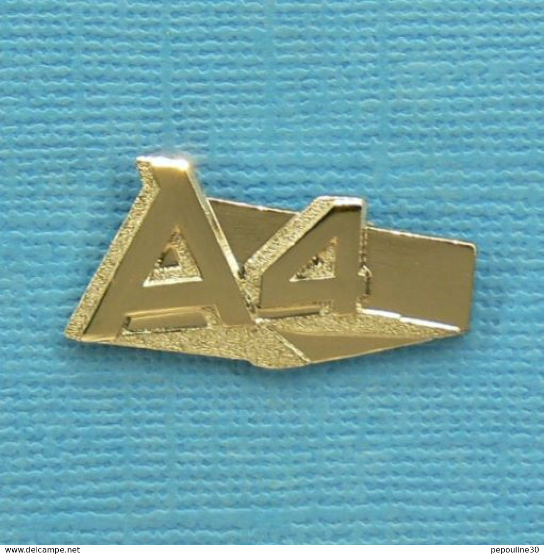 1 PIN'S //  ** LOGO / AUDI - A4 / EMBLÈME CHROMÉ ** - Audi