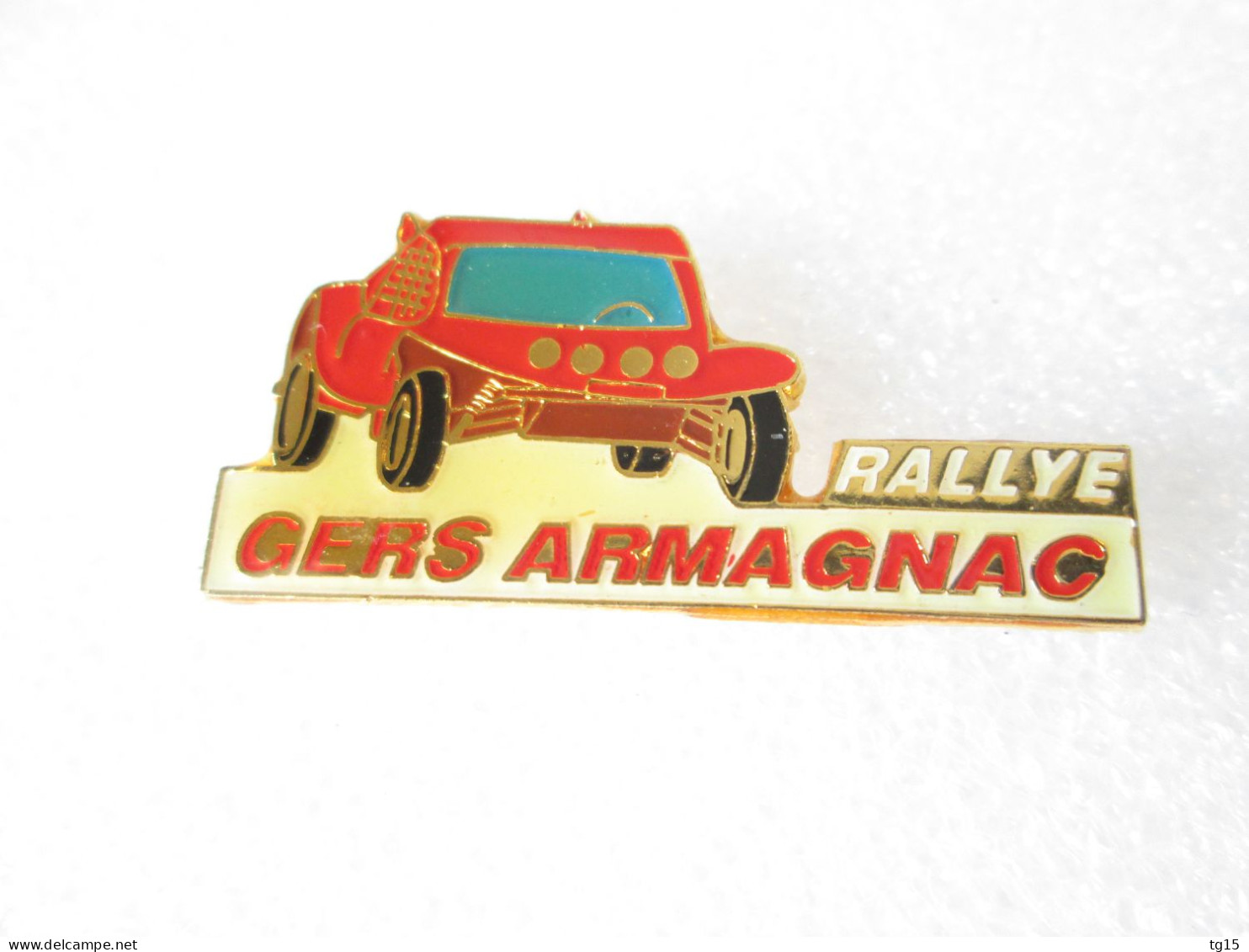 PIN'S    BUGGY TOUT TERRAIN   RALLYE  GERS ARMAGNAC