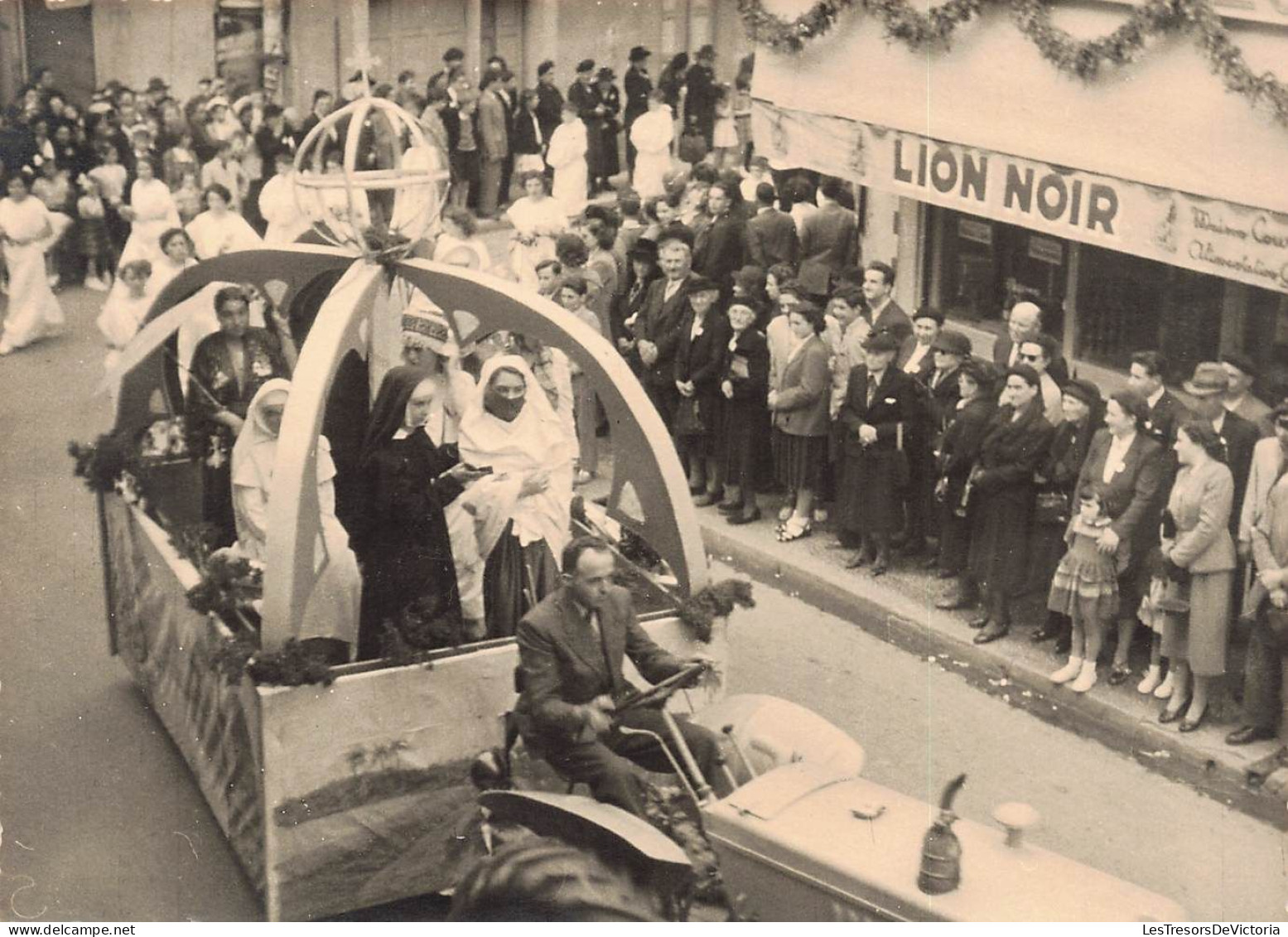 Photographie - Photo Couleurs J.Gluzel - Gaillac - Manifestation - Procession - Dim 13/18 Cm - Anonyme Personen