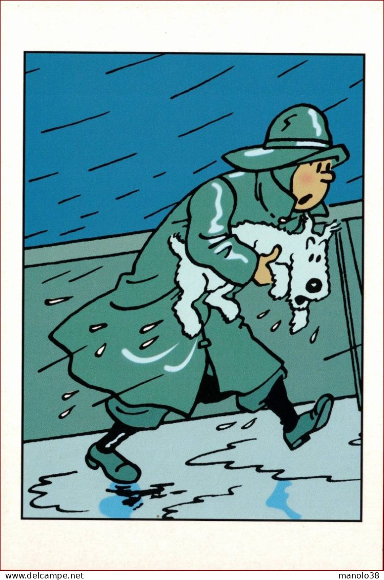 CPM Tintin. Hergé. Moulinsart. N° 036. Tintin En Imperméable Sous La Pluie, Tenant Milou. - Bandes Dessinées