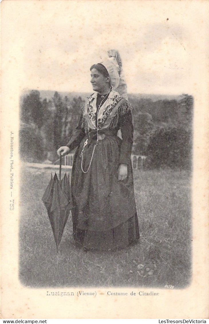 FOLKLORE - LUAIGNAN - Costume De Citadine - Carte Postale Ancienne - Autres & Non Classés