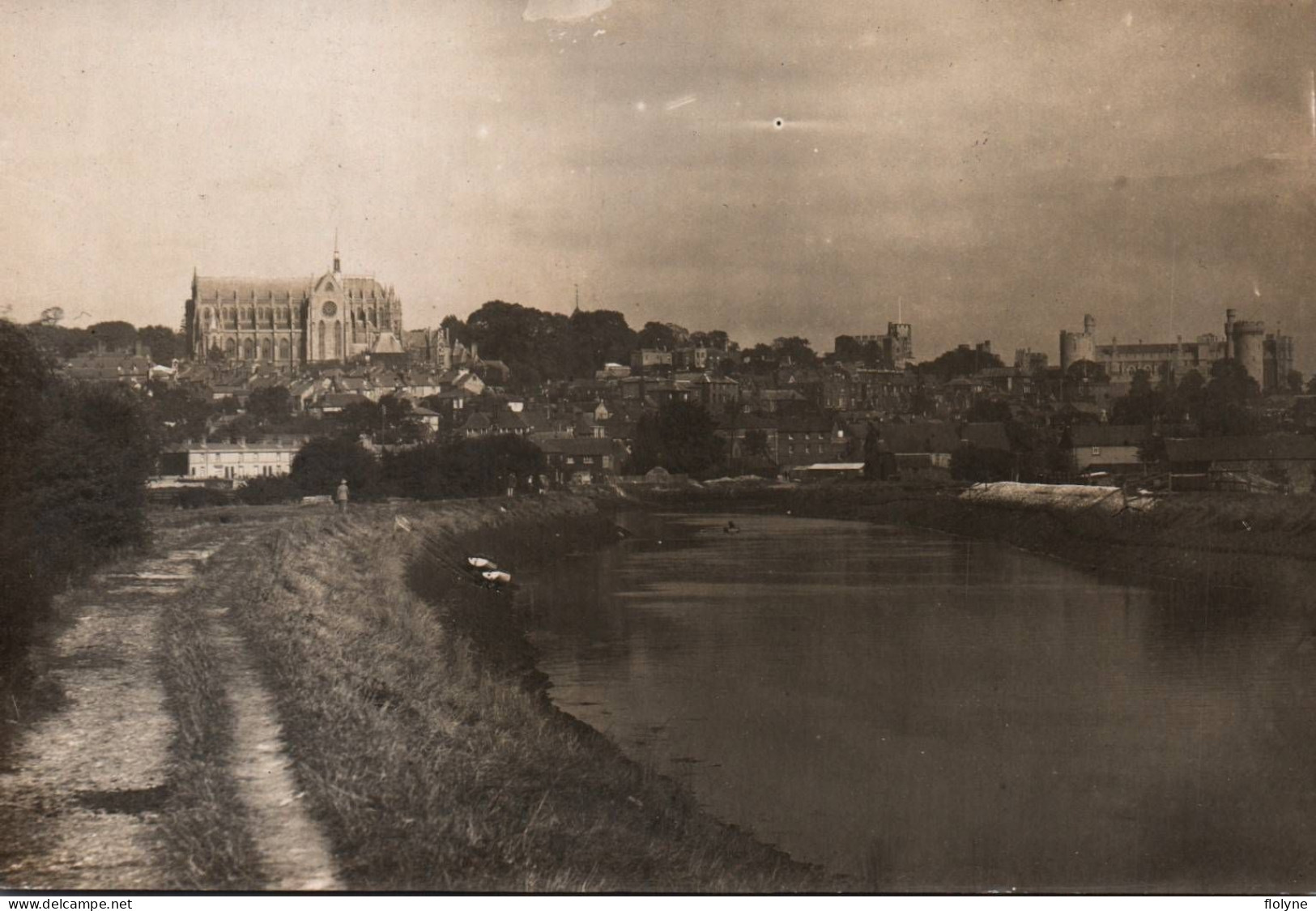 Windsor - Carte Photo - Vue Sur La Ville - La Cathédrale Et Le Château - England United Kingdom - Windsor