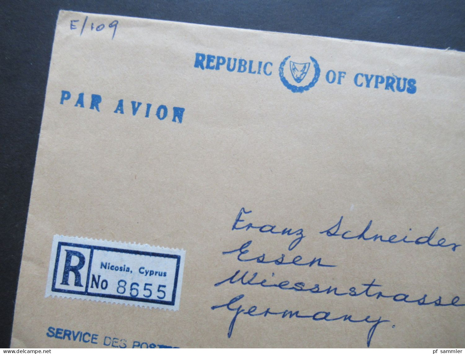 Zypern Par Avion Einschreiben Nicosia Cyprus Und Blauer Stempel Republic Of Cyprus Nach Essen Gesendet - Lettres & Documents