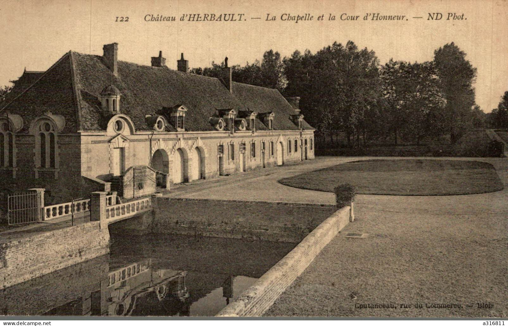 Chateau D Herbault La Chapelle Et La Cour D Honneur - Herbault