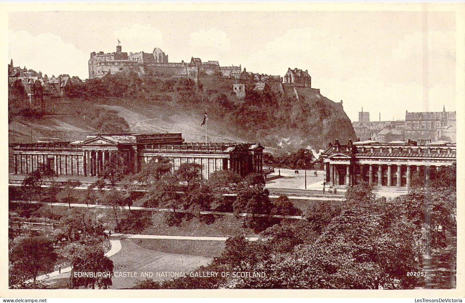 ECOSSE - Edinburgh - Castle And National Gallery Of Scotland - Carte Postale Ancienne - Autres & Non Classés