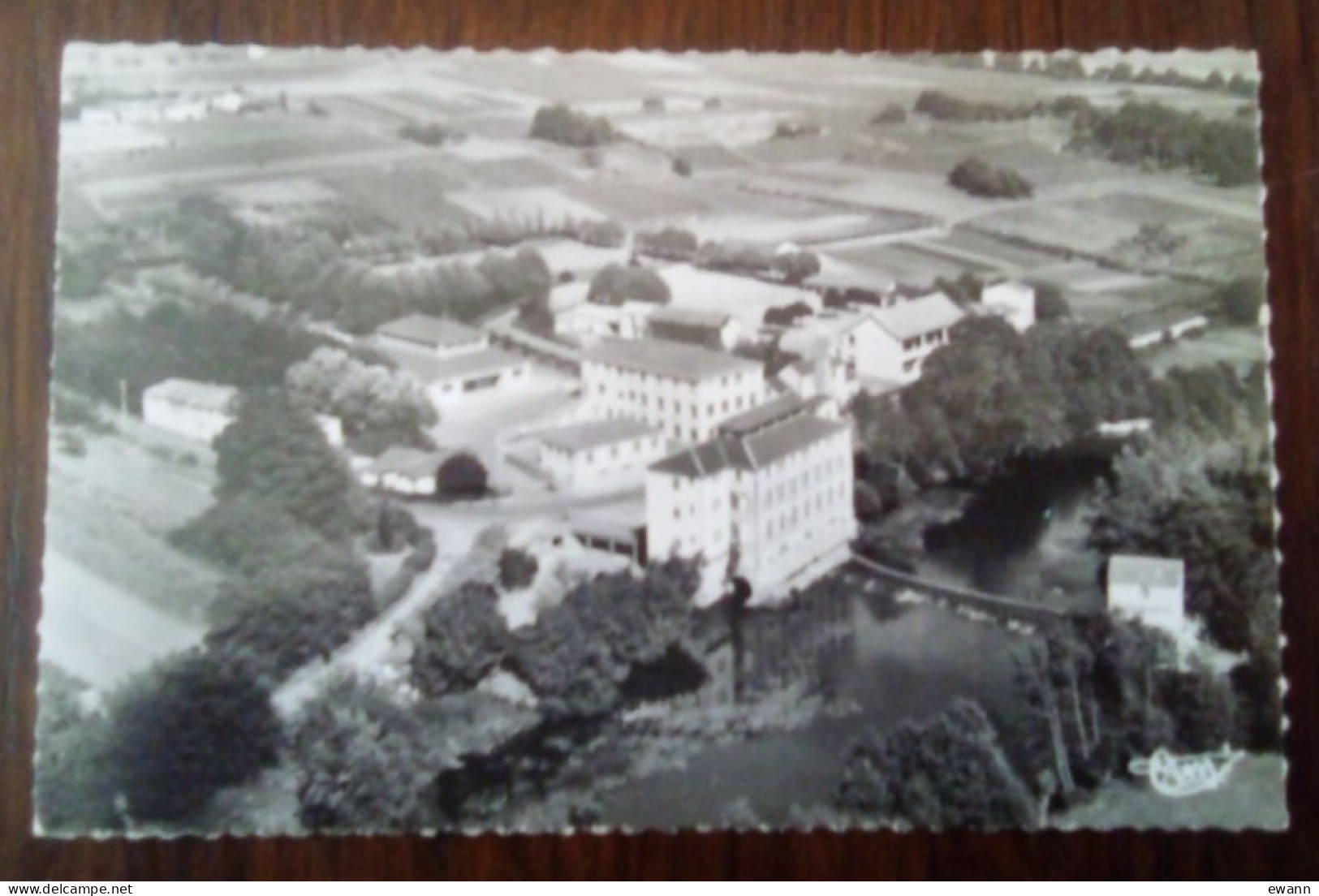 Carte Postale - Gorges - Cité De Plein-Air D'Angreviers - Vue Aérienne - Gorges