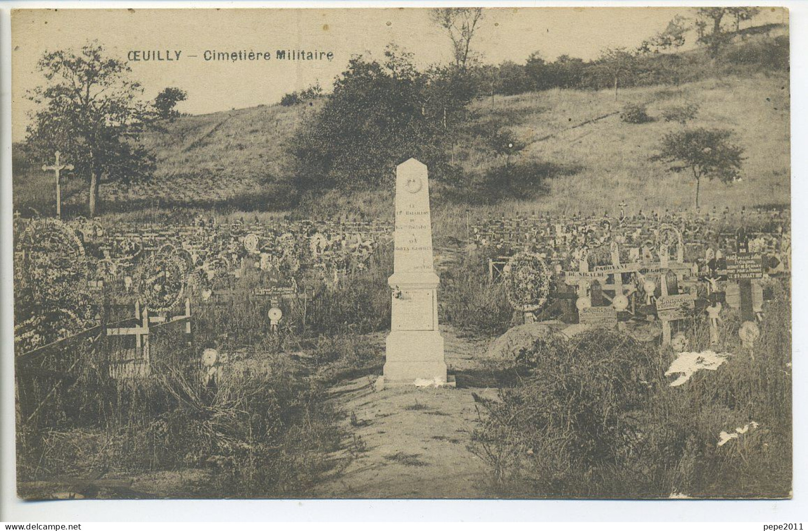 CPA Militara 02 ŒUILLY Cimetière Militaire Stèle Centrale  Tombes - Cimetières Militaires