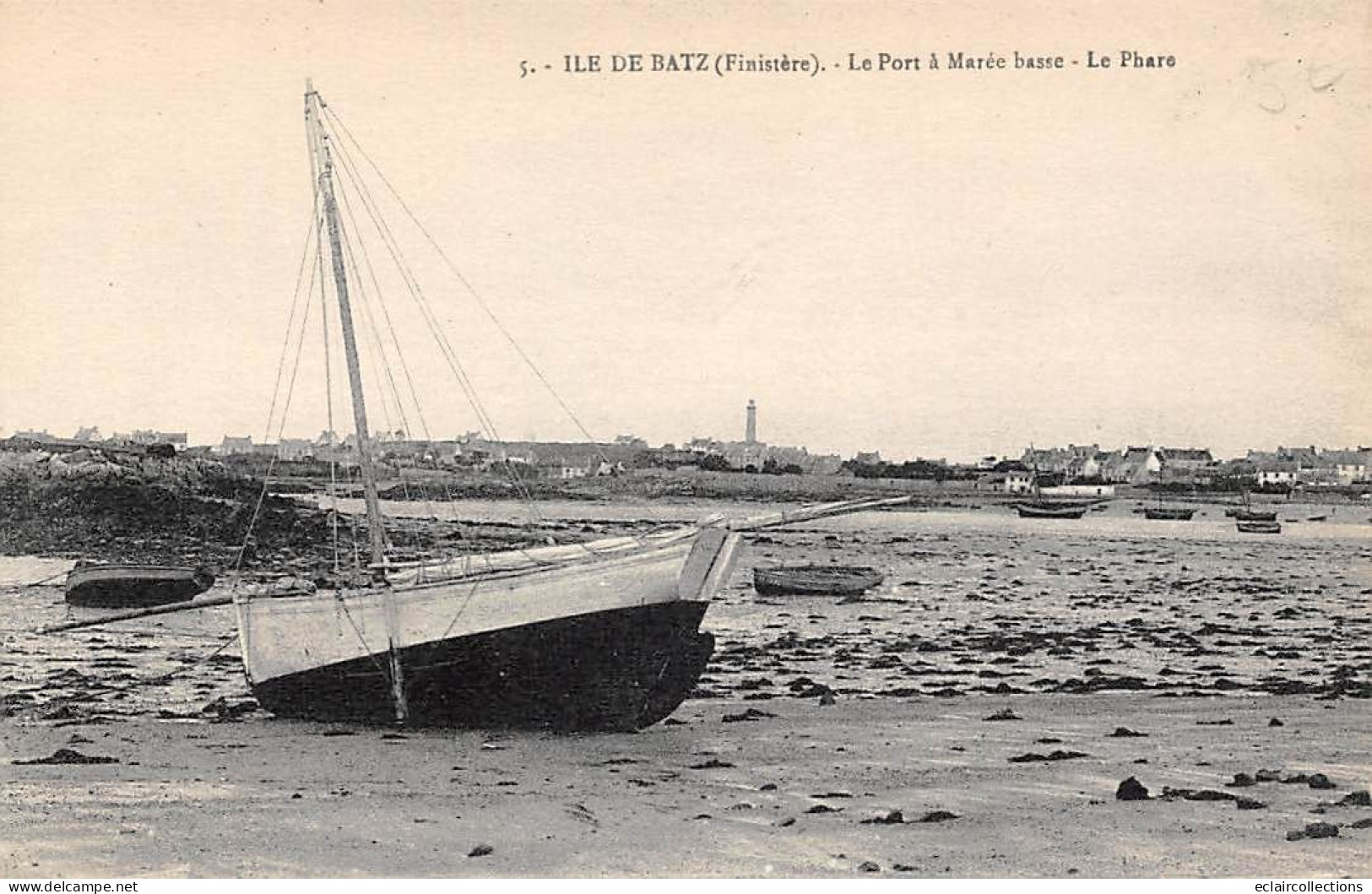 Ile De Batz       29         Le Port à Marée Basse. Le Phare     (voir Scan) - Ile-de-Batz