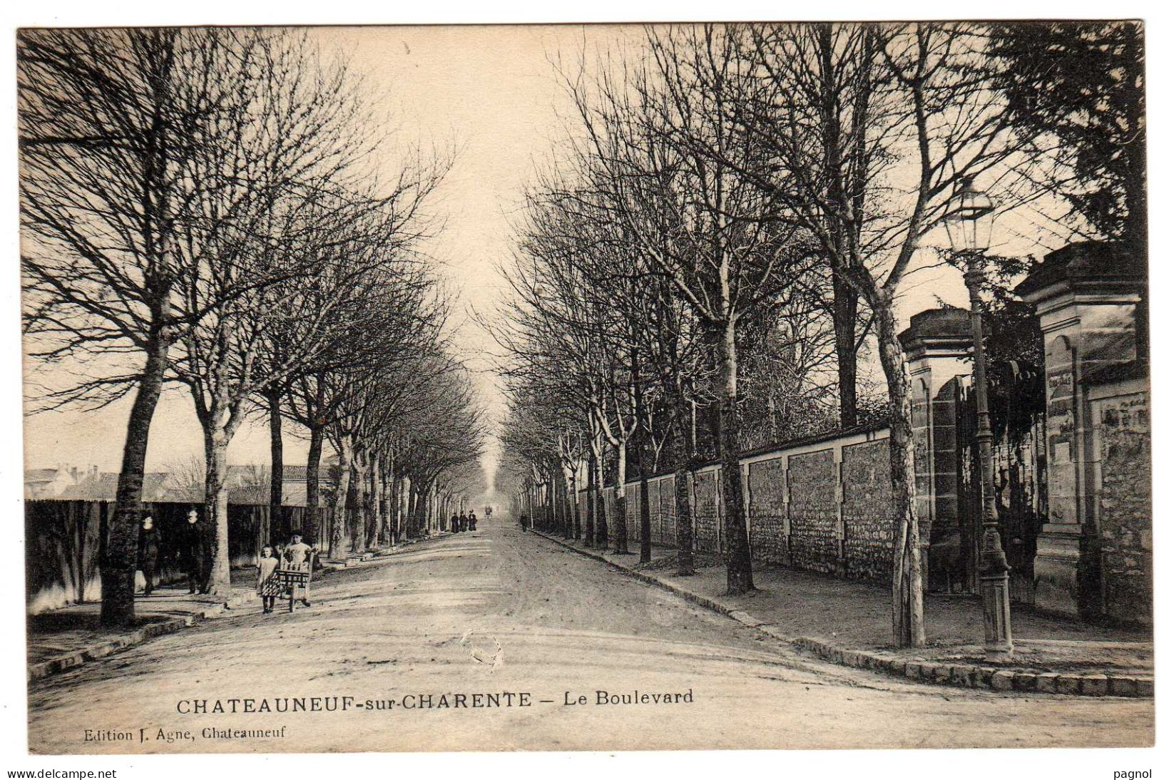 16 : Chateauneuf Sur Charente : Le Boulevard - Chateauneuf Sur Charente