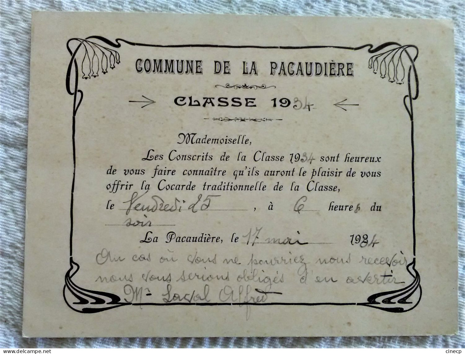 42 - COMMUNE DE LA PACAUDIERE CARTE DE LA CLASSE 1934 LES CONSCRITS COCARDE - La Pacaudiere