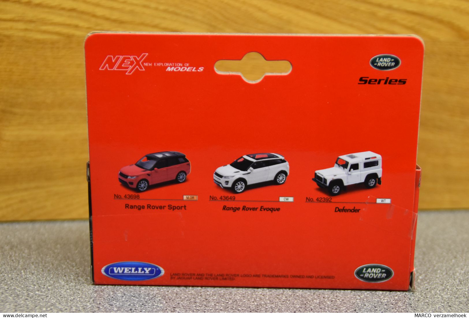 42392 Welly NEX Landrover Defender Scale 1:43 - Welly
