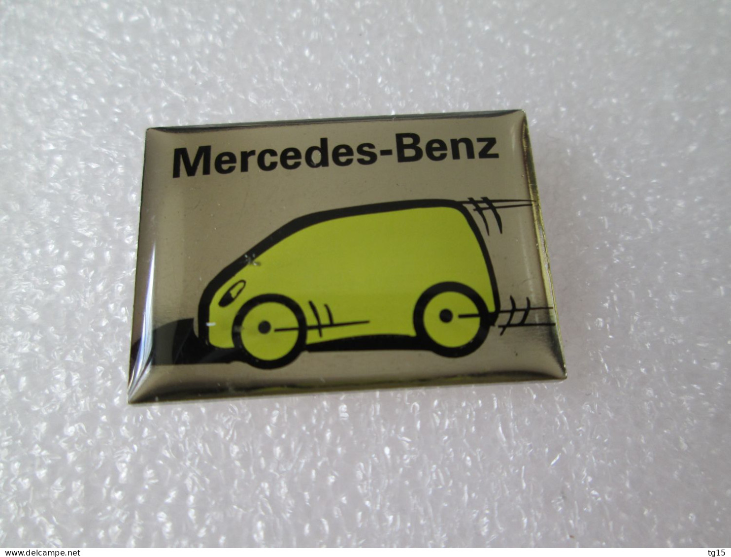 PIN'S    MERCEDES BENZ   CLASSE A - Mercedes
