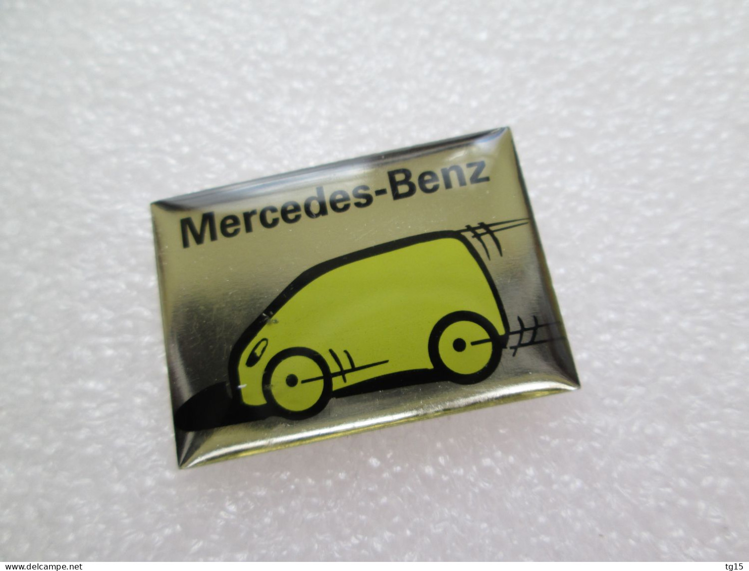 PIN'S    MERCEDES BENZ   CLASSE A - Mercedes