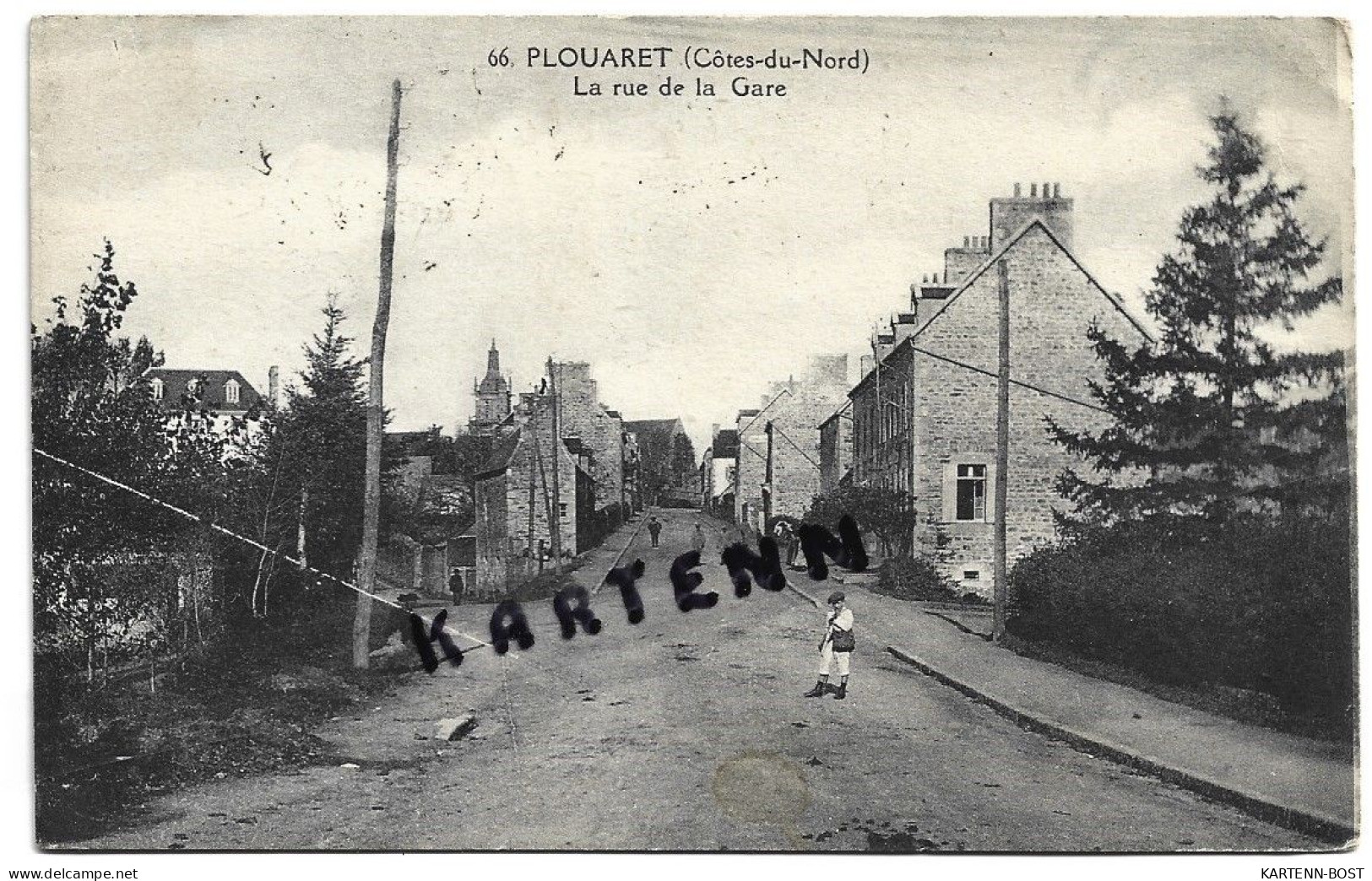 D 22 - 66 - PLOUARET - La Rue Et La Gare - Plouaret