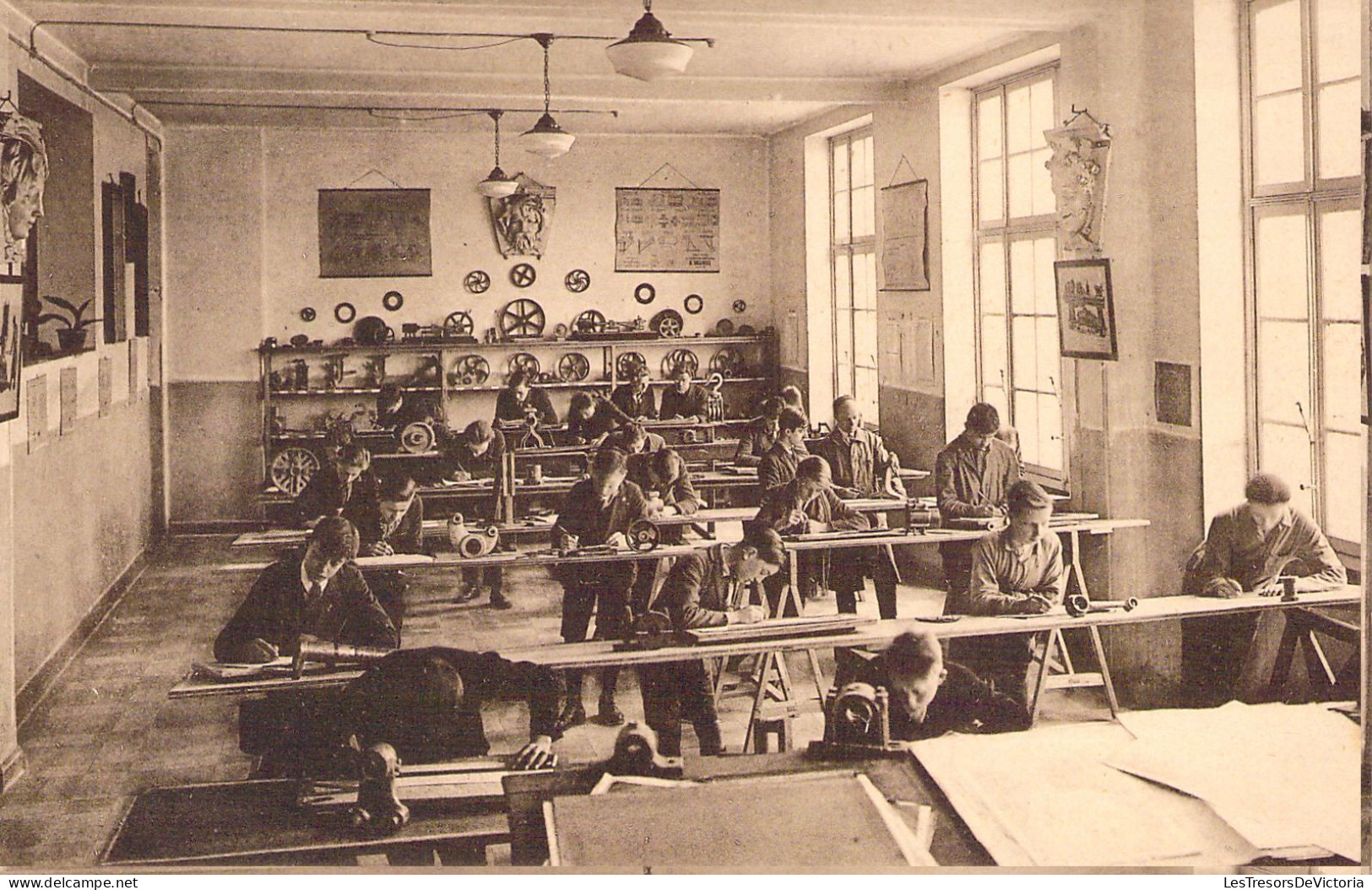 BELGIQUE - WOLUWE ST PIERRE - Institut St Georges - Classe De Dessin Industriel - Carte Postale Ancienne - St-Pieters-Woluwe - Woluwe-St-Pierre