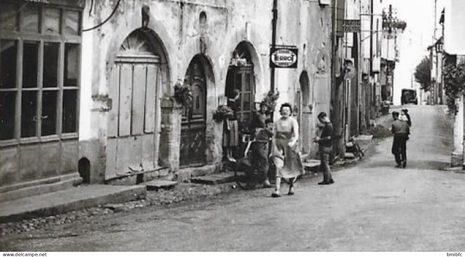 LAUTREC - Place Centrale - Rue De Lengouzie - Lautrec