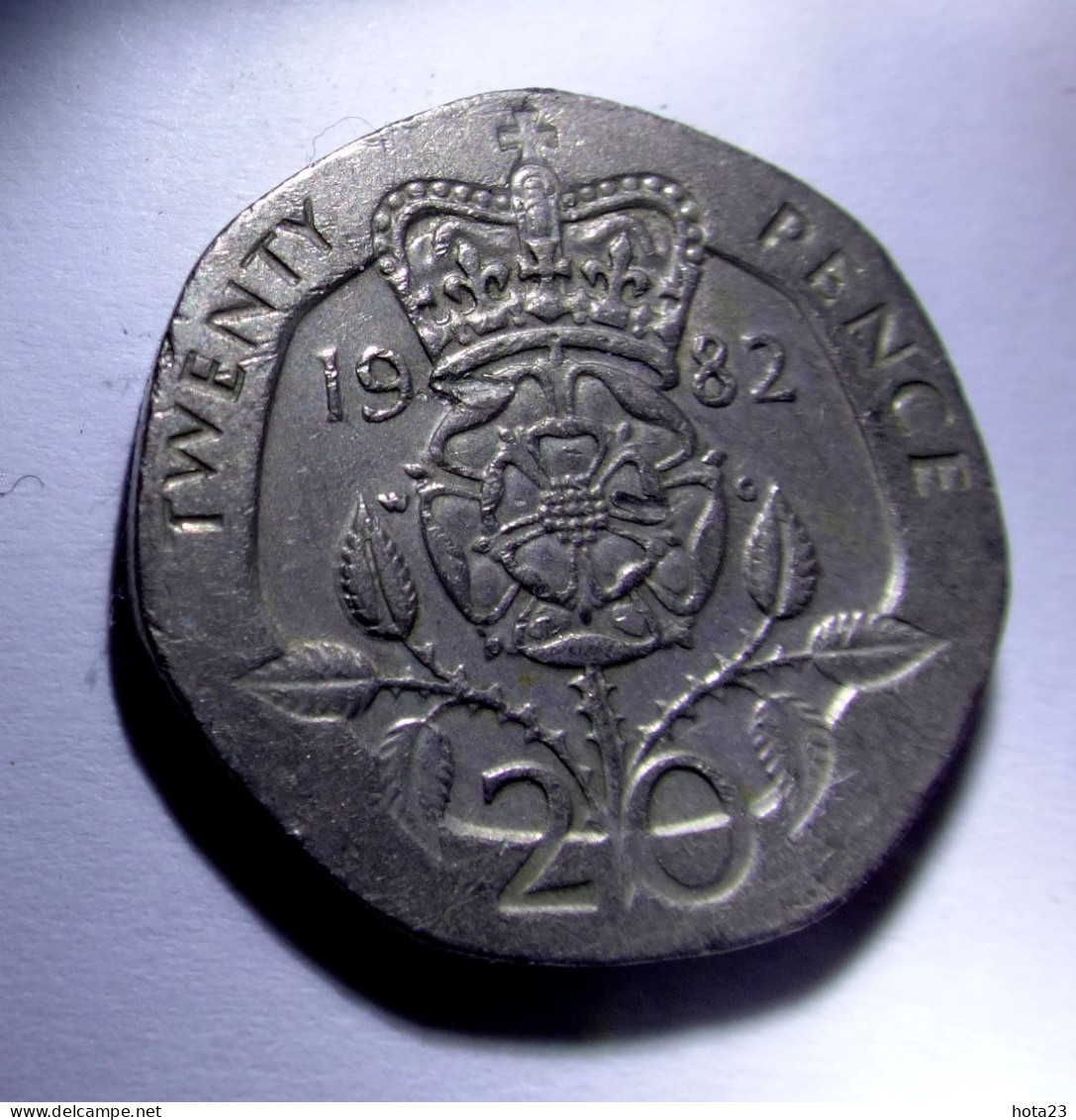 1982 - 20  TWENTY Pence; United Kingdom; England; Great Britain; Circulated - 20 Pence