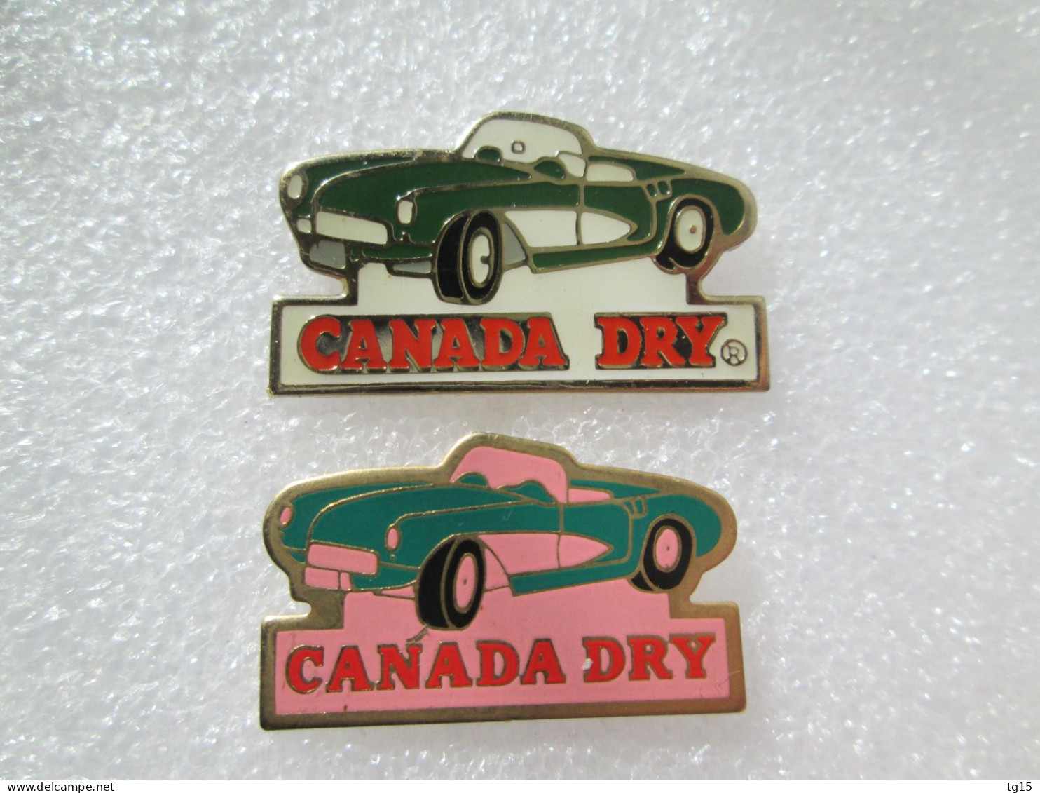 PIN'S    LOT  2  CORVETTE  CANADA  DRY - Corvette