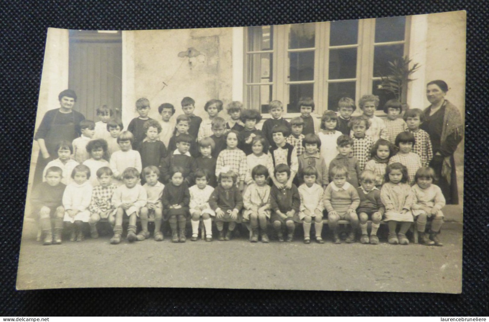 44 -  PORNICHET  - ELEVES  (GARCONS ET FILLES)  - ECOLE PUBLIQUE 1931  AVEC CERTAINS ENFANTS EN SABOT (RARE) - Places