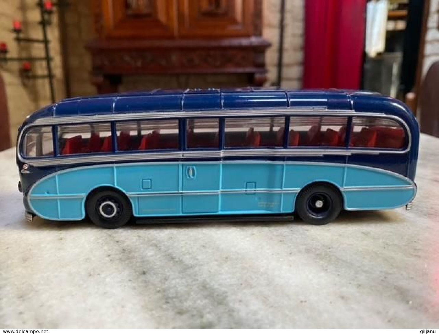 CAR BUS CORGI EN METAL - Echelle 1:32