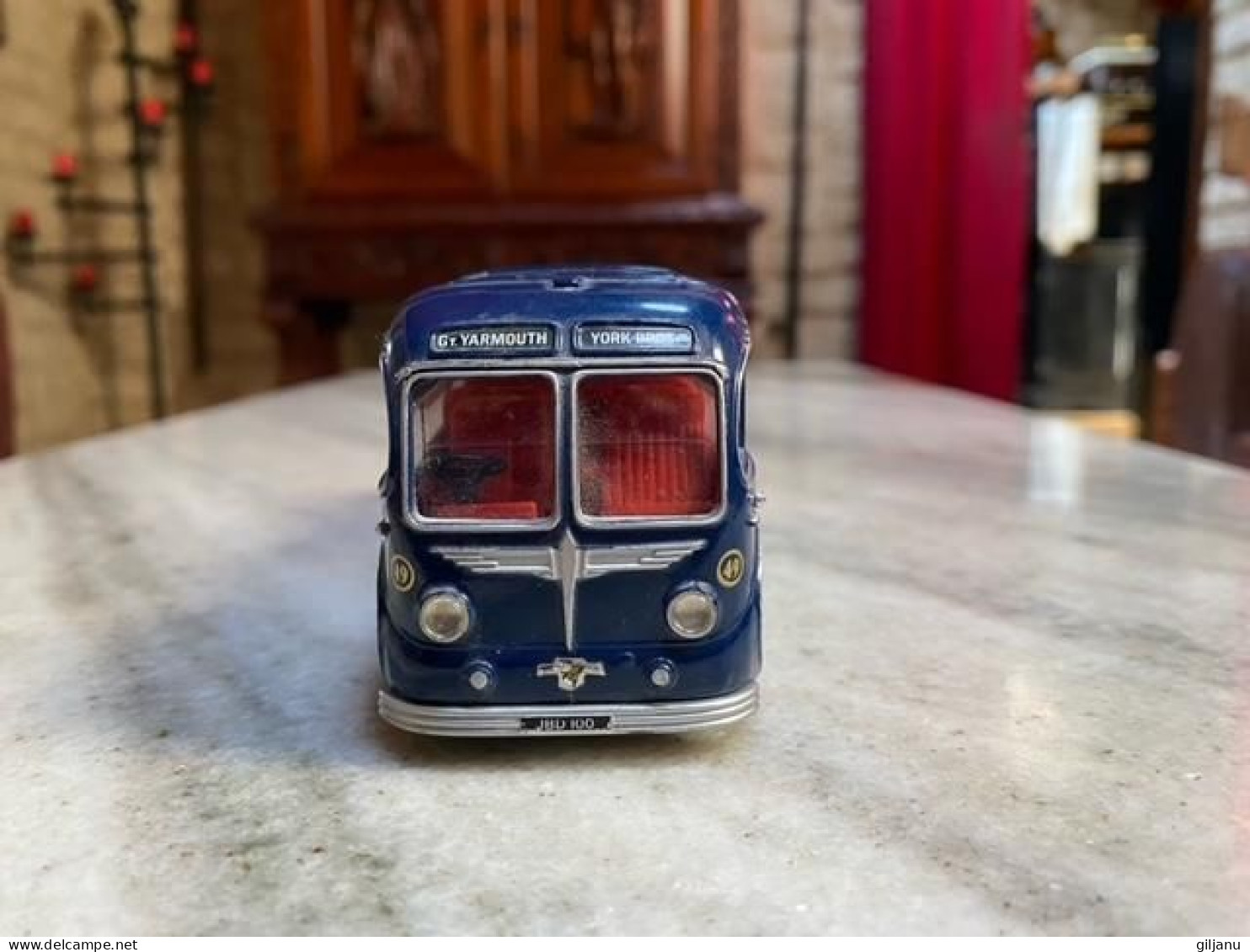 CAR BUS CORGI EN METAL - Massstab 1:32