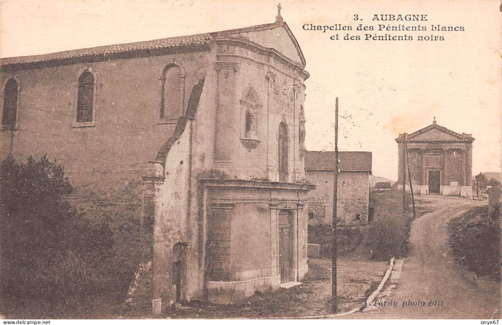 AUBAGNE-13-Bouches Du Rhône-Chapelles Des Pénitents Blancs Et Noirs - Aubagne