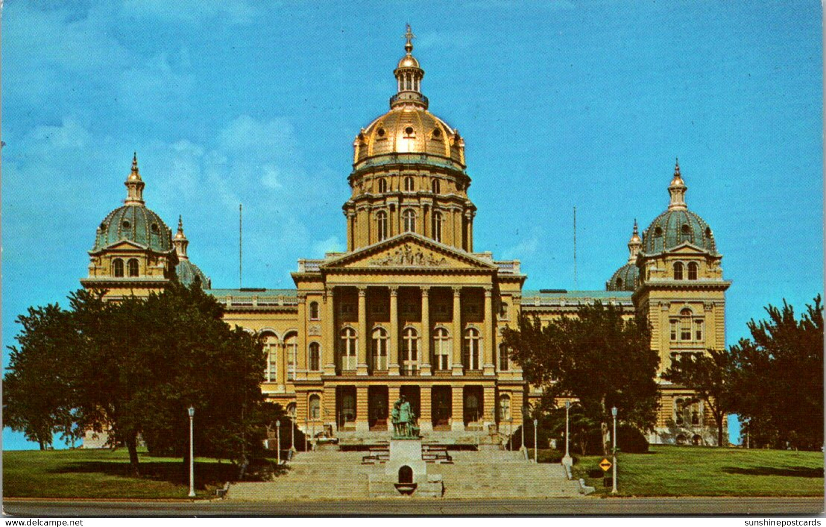 Iowa Des Moines State Capitol Building - Des Moines