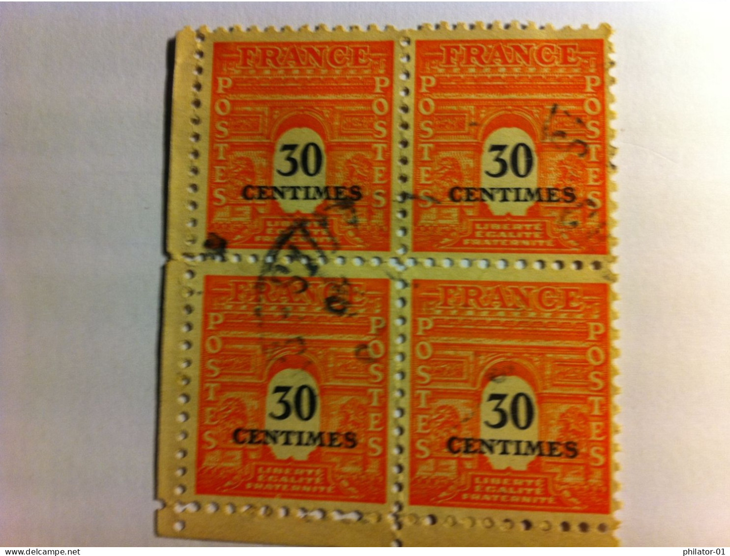 YT 702 Bloc 4 Timbres Oblitérés - 1944-45 Arc De Triomphe